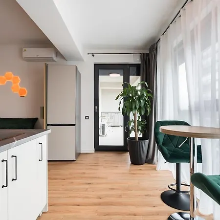 Urban Oasis Apartment *
