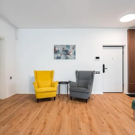 Urban Oasis Apartment *